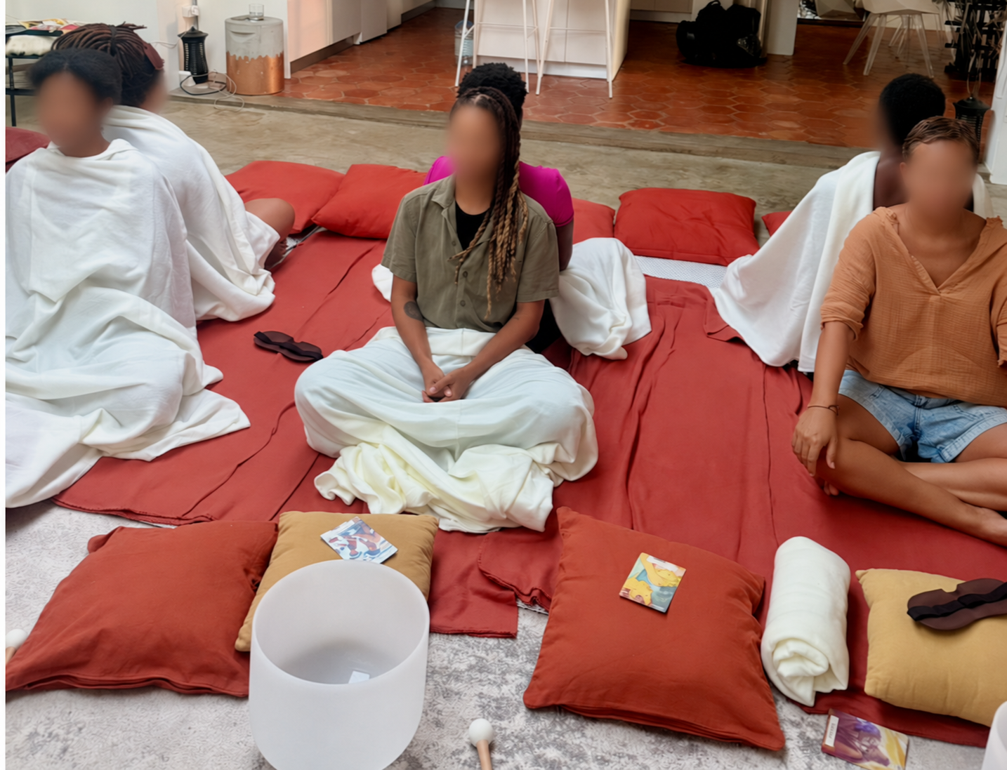 Cercle de méditation — retraites, immersion et qualité du contenant